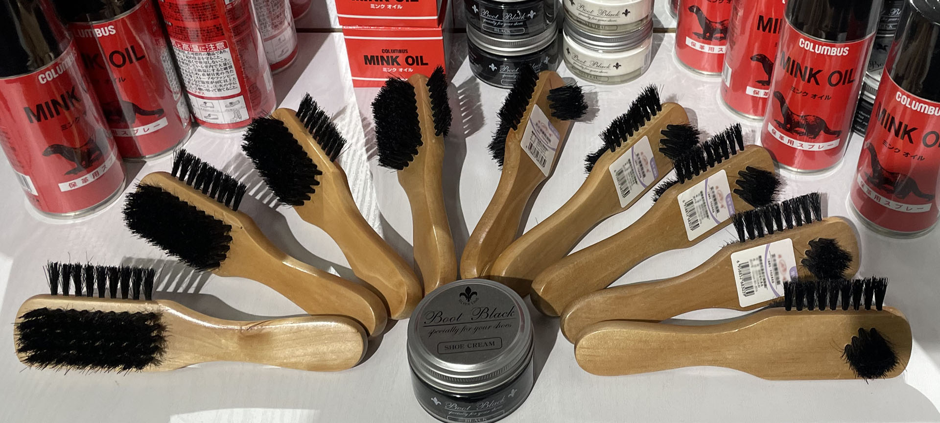 Free Wooden Handled Brush at Lotusting Genuine Leather Bags